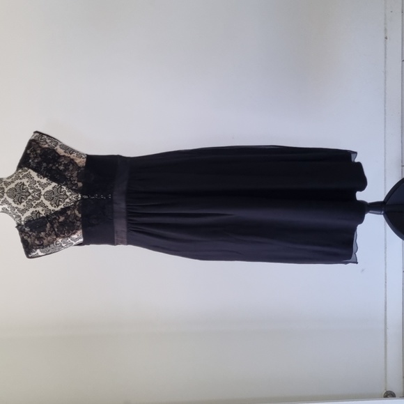 Contony, silk black/tan with lace detail dress, button-up back, v-neck, size 12 - Picture 5 of 10